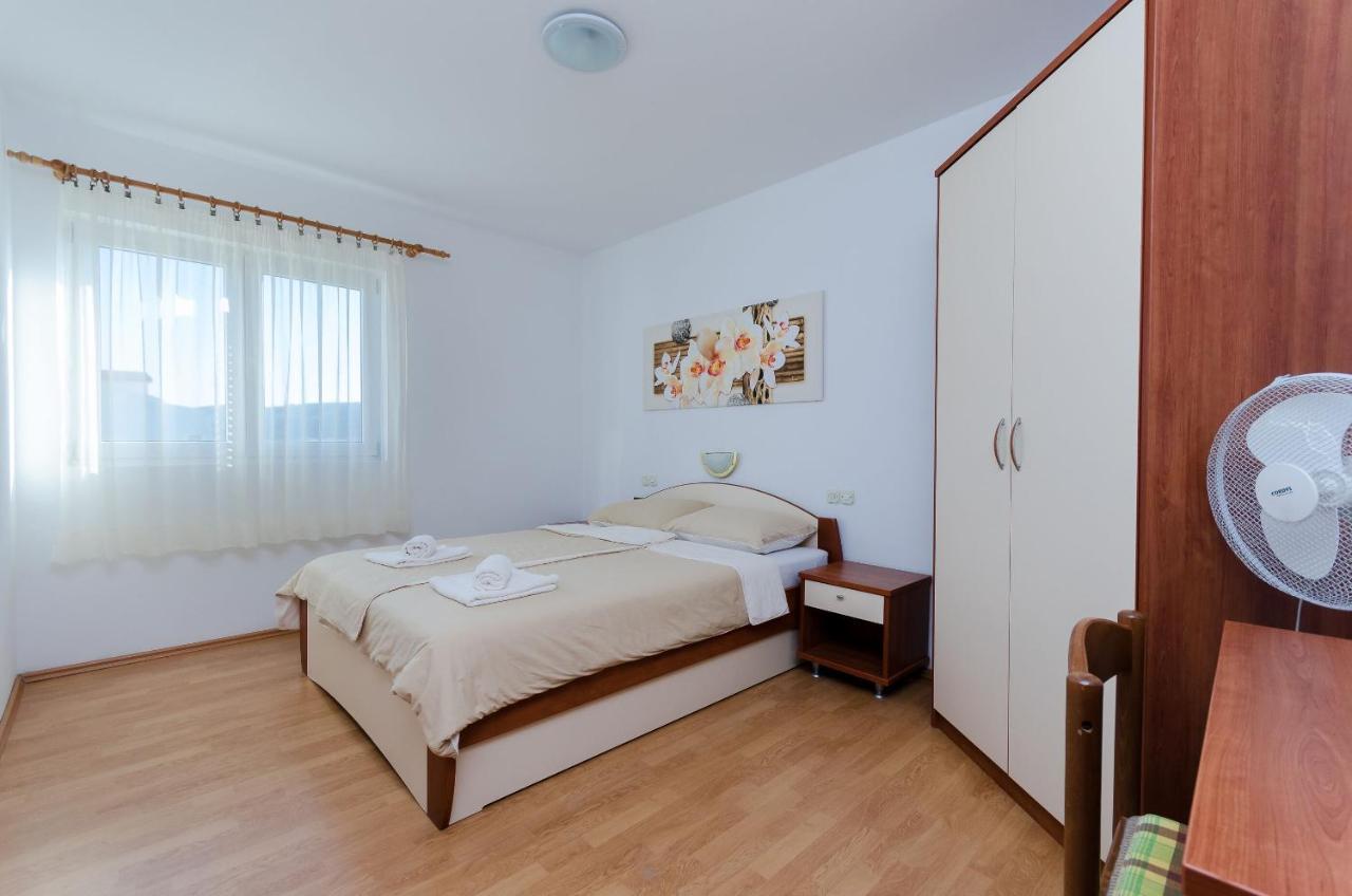 Apartments Marija P Lopar Eksteriør bilde